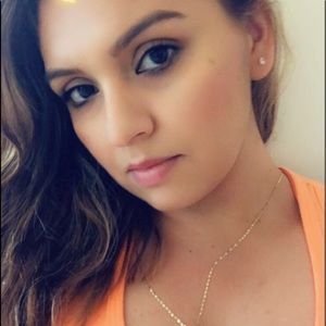 Meet your Posher, Liz